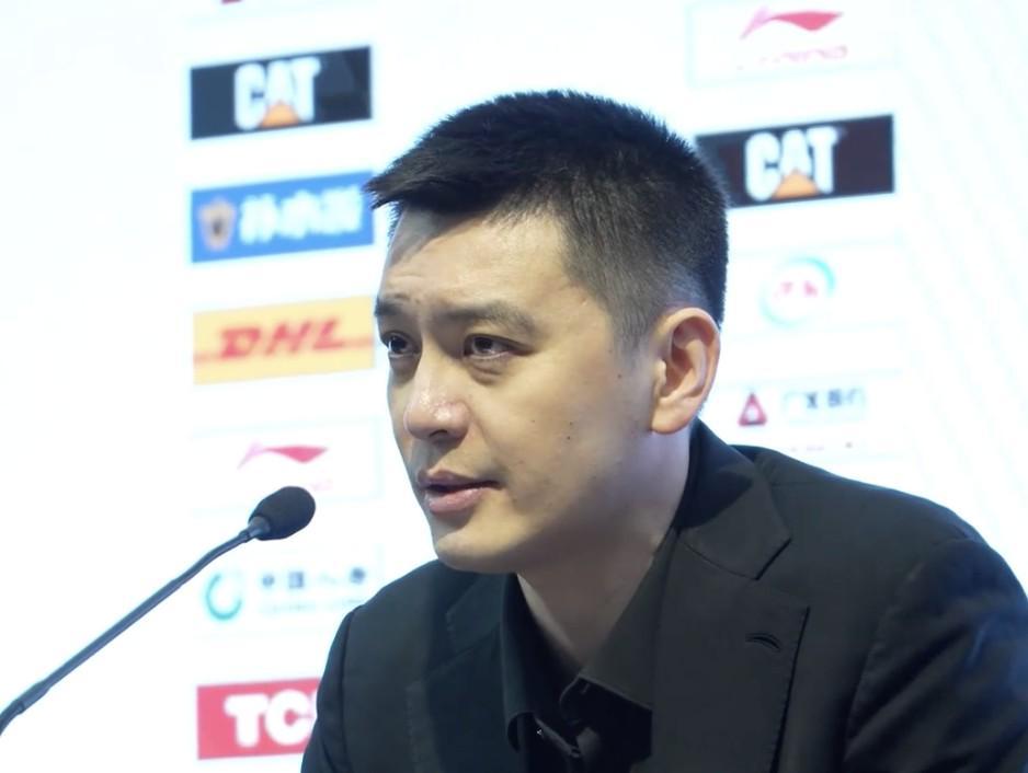 开云app官网入口-杨鸣：球队现在缺少一个领袖带领大家团结在一起并走出低谷